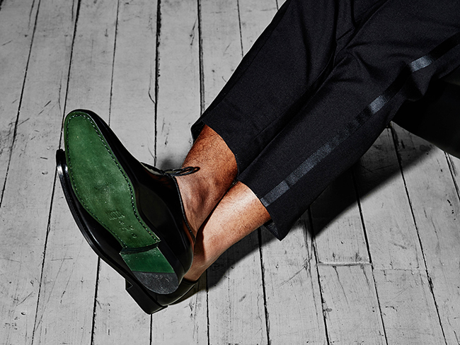 designidentity_photography_fashion_model_ecommerce_mens_formal_footwear_black_green